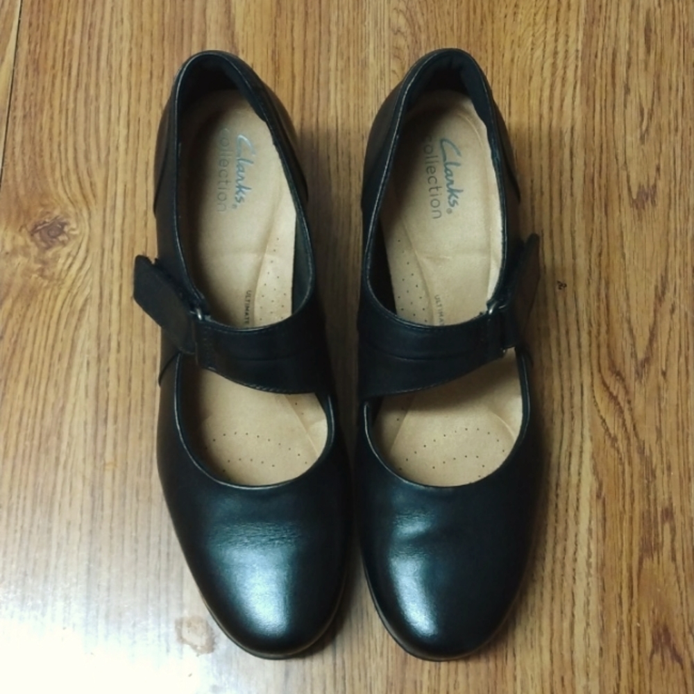 Clark's Black Mary Janes size 9